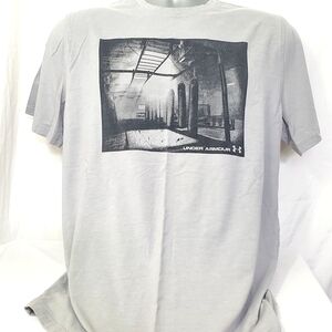 Under Armour Light Gray Graphic Tee